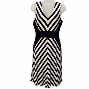 Calvin Klein Sleeveless Knit Dress V- Neck Black White Striped Size 6